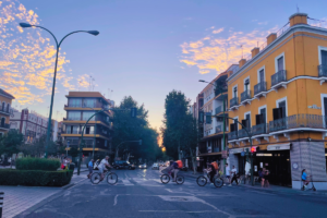 Pedalar em Sevilha encanta